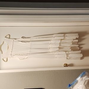 COPY - Simple Vera/ Vera Wang off while dress Size Large